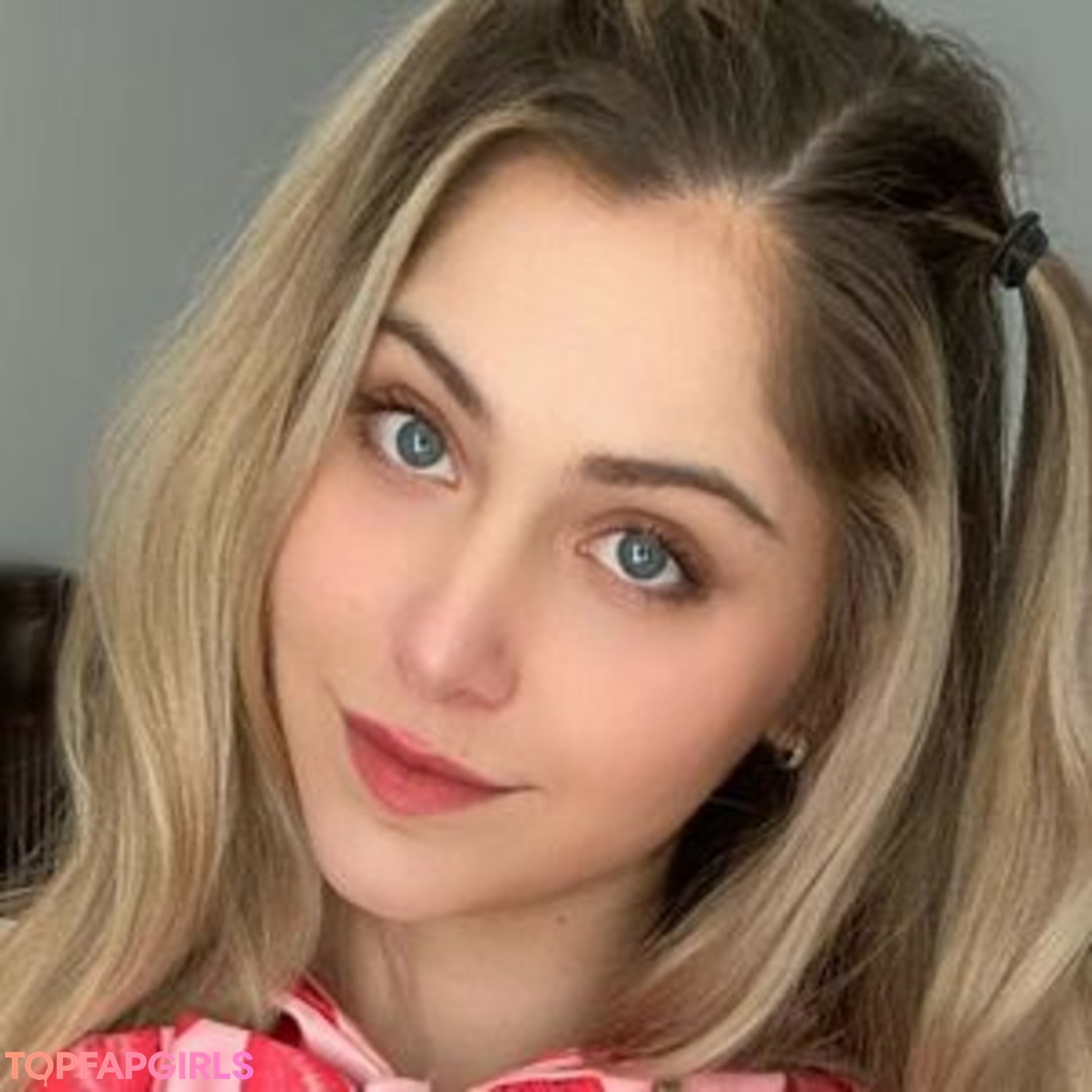 Ava Bamby star top picture