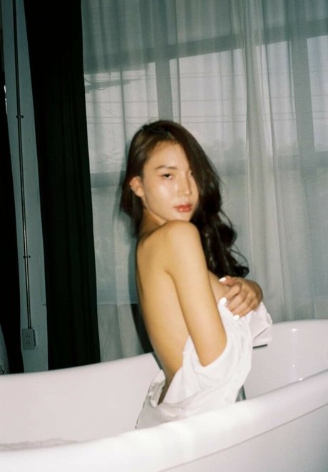 Watsamon star erotic photo