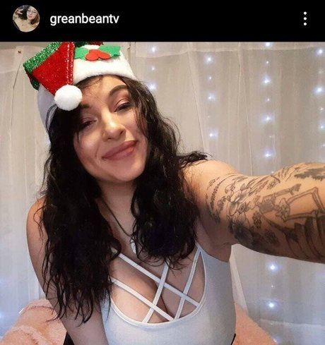 Greanbeantv adult model photo