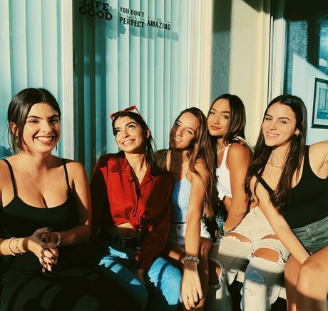 Antoenella top pornstar img