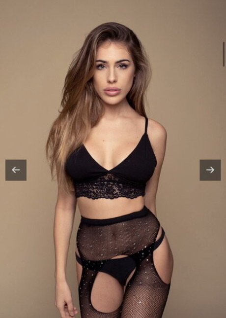 Asia Gianese sexy model pictures