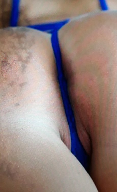 La xmily model nude images