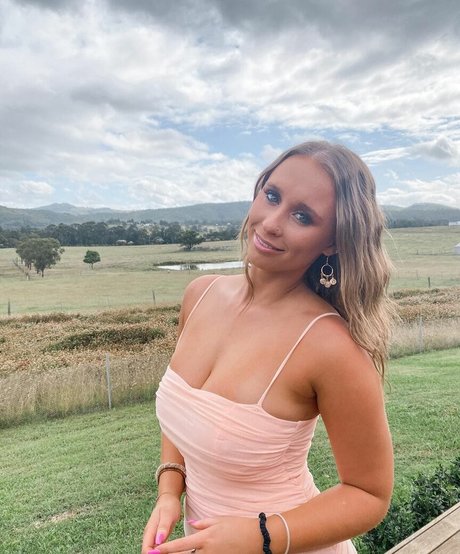 Alex Andrews actress gallery