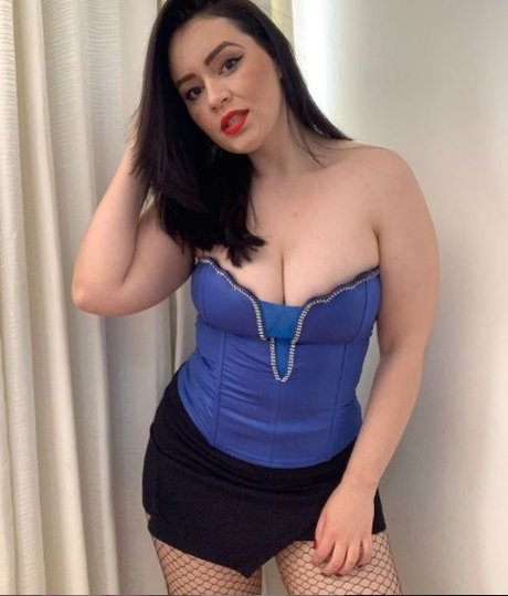 Fabricia Freitas art model pictures