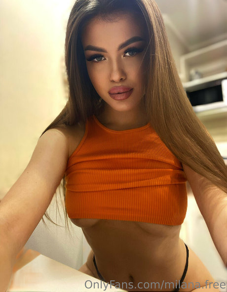 milana star art model image