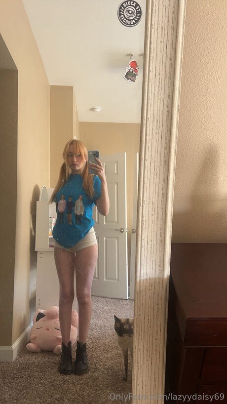 Lazyydaisy69 model beautiful pics