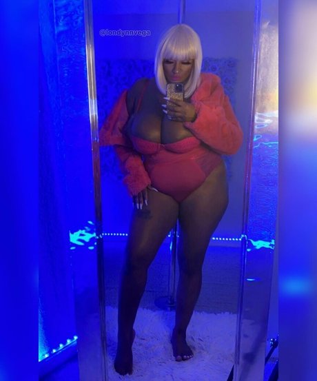 Londynn Vega porn model gallery