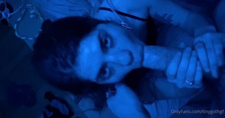TInyGothGF star porn photo