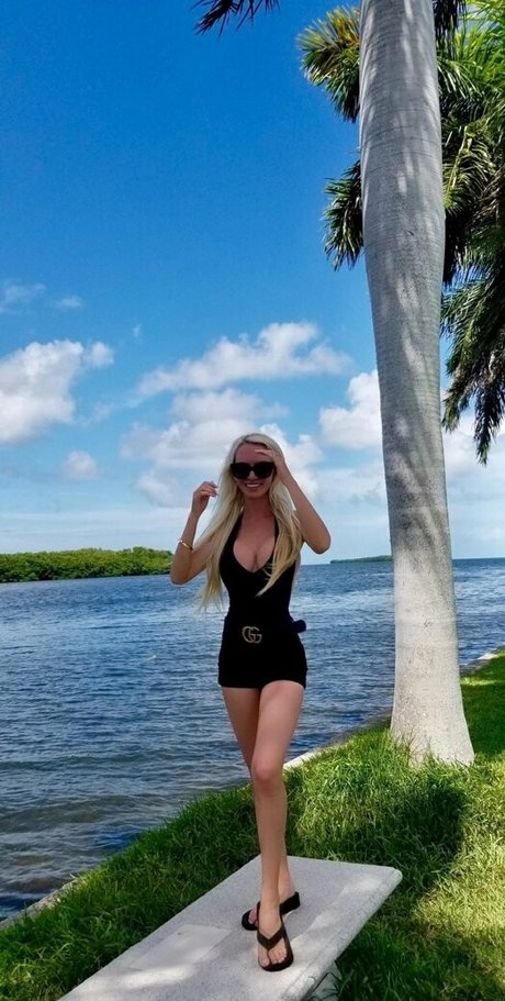 Lindsay Nicole high quality pornstar images