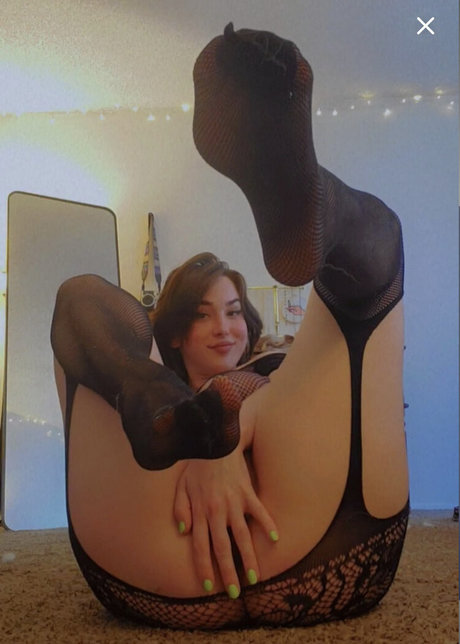 Itsalesa pretty pornstar picture