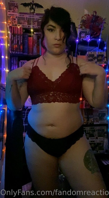 FandomReactions nude model img
