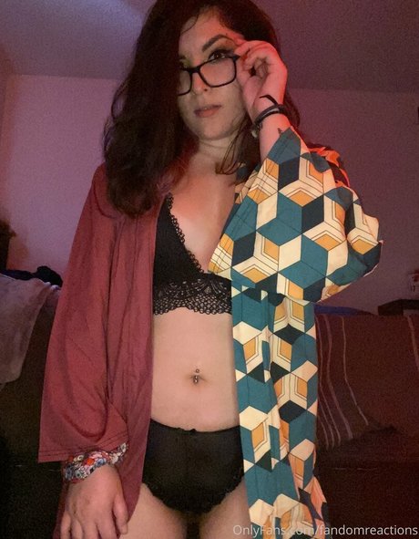 FandomReactions beautiful pornstar img