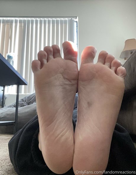 FandomReactions naked model images