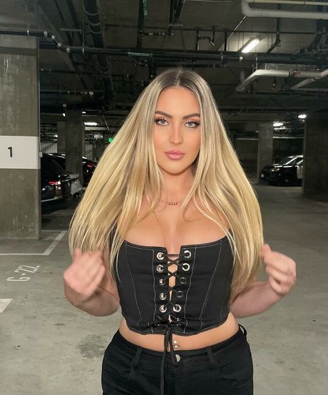 Olivia Nelson model sexy galleries