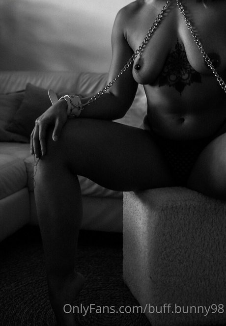 buff bunny98 model top pic