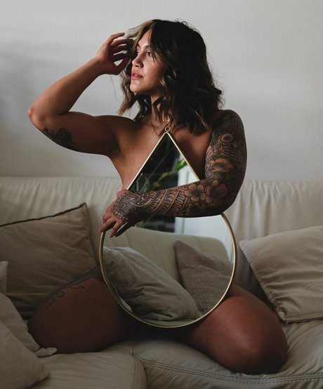 buff bunny98 pornstar erotic pictures