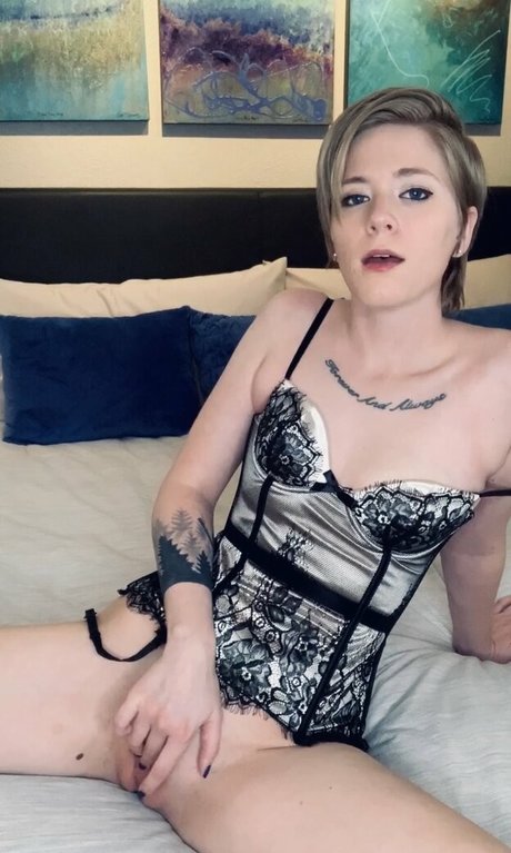 Elizabeth Duffy pornstar high quality img