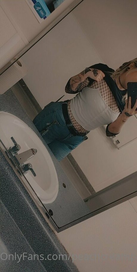 peachcreampii pornstar naked pics