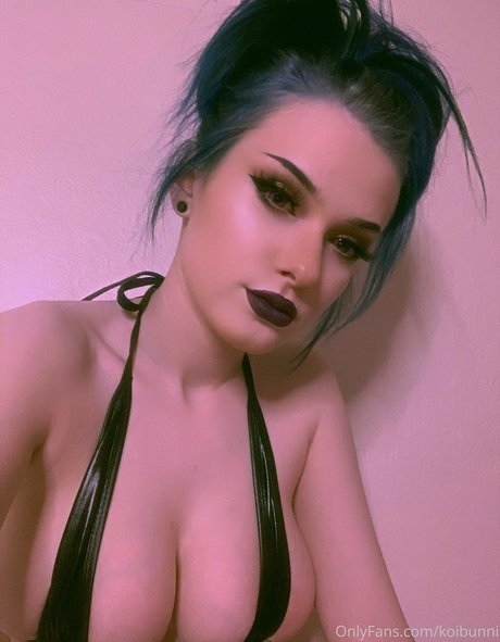 oiled tits onlyfans top pic