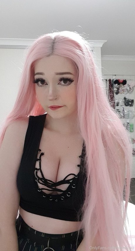 Bambiskii nude model archive