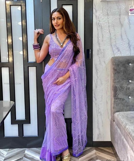 Surbhi Chandna star top photo