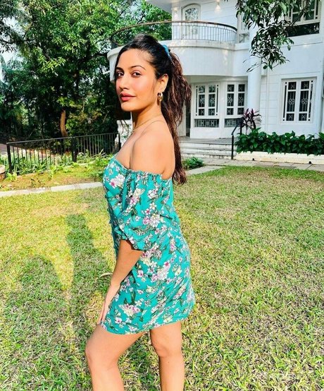 Surbhi Chandna nude actress pics