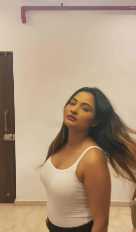 Desi NRI model hot gallery