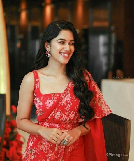 Mirnalini Ravi nude actress pictures