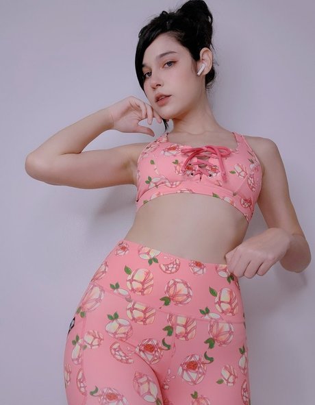 Jean Wanwan model xxx pics