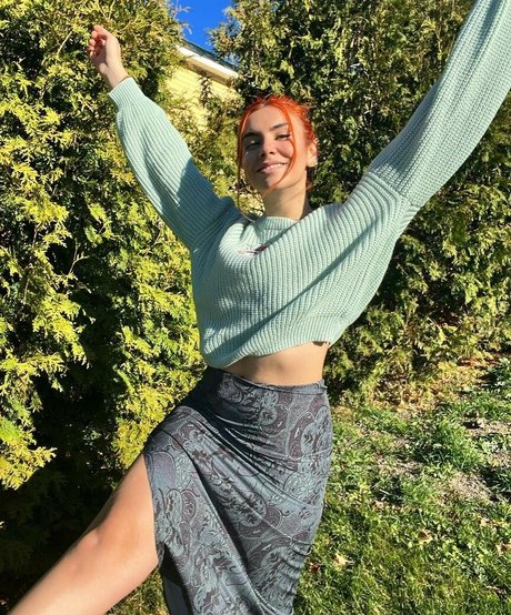 Alicia Atout naked actress photo