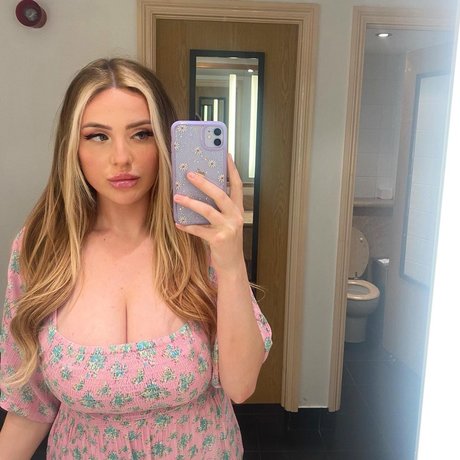 moonbeamlouth star xxx pics