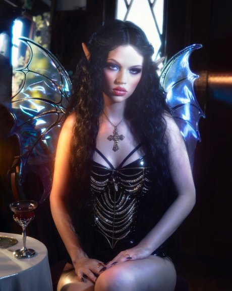 Emma Karla Peet free model photo