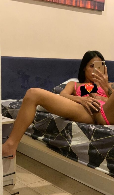 Miss Ryan Iris porn actress photos