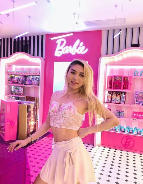 Sisdon star adult images