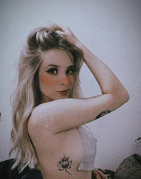 Rafaela Riggs pornstar pretty photos