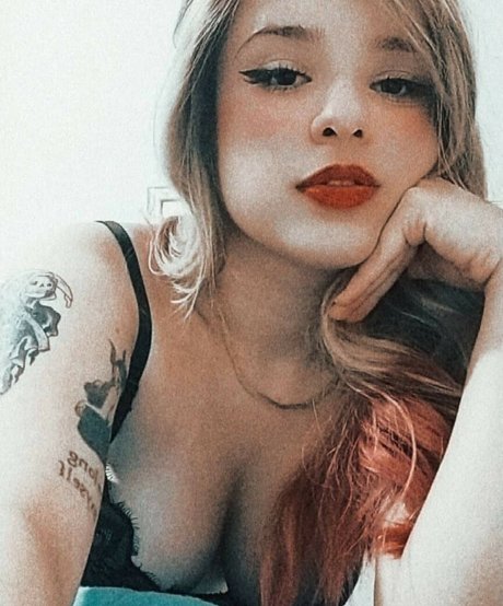Rafaela Riggs star art photo