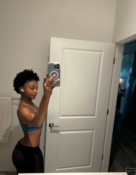 Saffronnn perfect pornstar picture