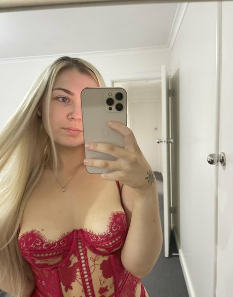 taylajayde nudes model image