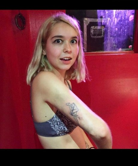 Snailmail star exclusive photo
