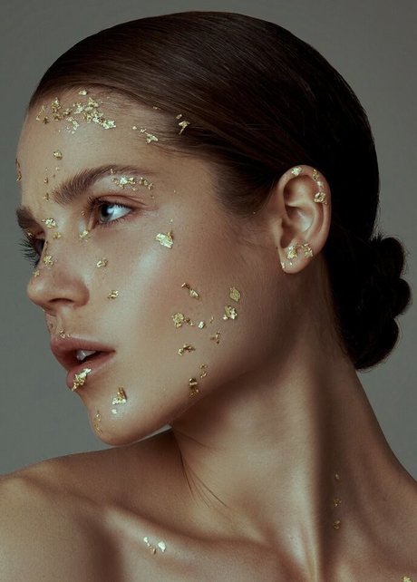 Pauline Schuller hot star pics