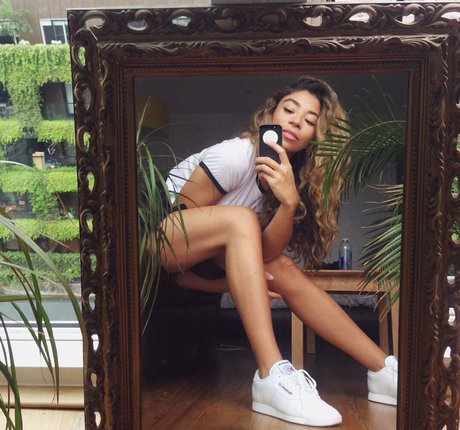 Natalia Jorquera model high quality image