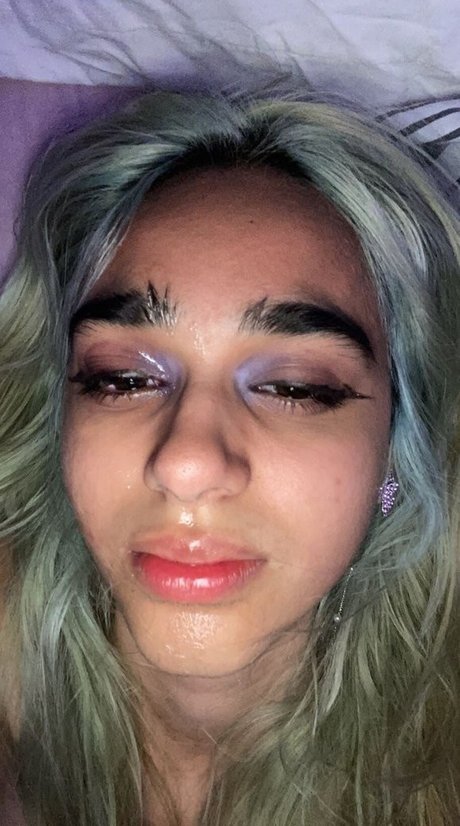 angelsmoonbeam pretty model pic