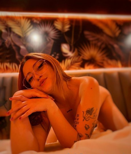 Yuna Kitty erotic model archive