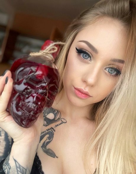 alinaaboom pornstar free pictures