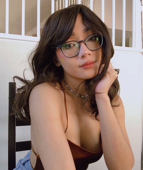 honeebell pornstar sexy image