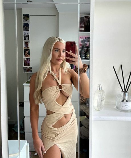 Beth Tucker pornstar top picture