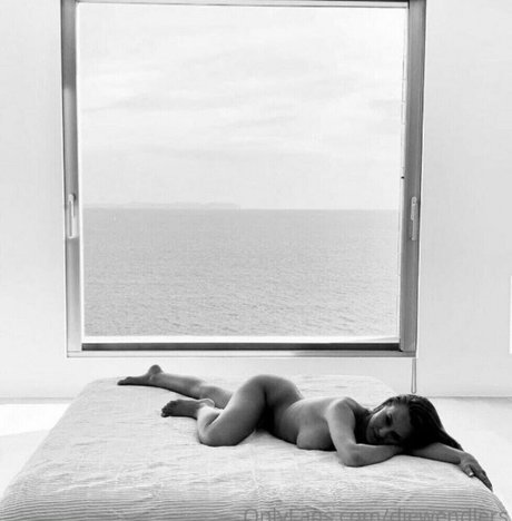 Laura Mueller hot model archive