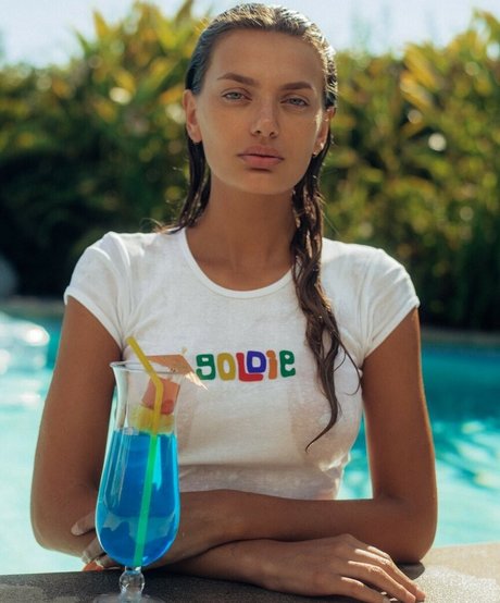 Bregje Heinen art model archive