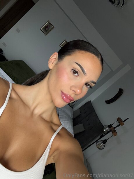 Dianaonisor07 free model pictures