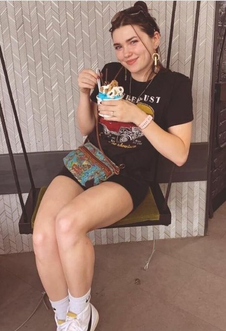 Prim ASMR model perfect images